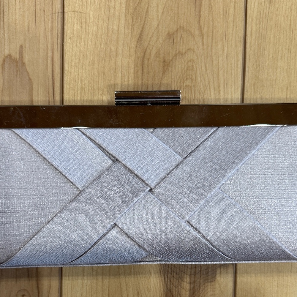 Estee & Lilly Chic Silver Evening Clutch w/ removable chain strap